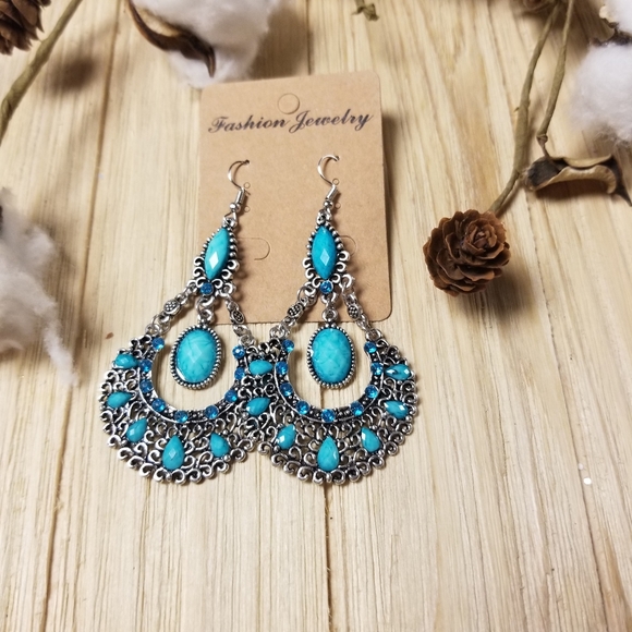 Gorgeous Beaded and Stone Bohemian TURQUOISE  Dangle earrings - Picture 3 of 13